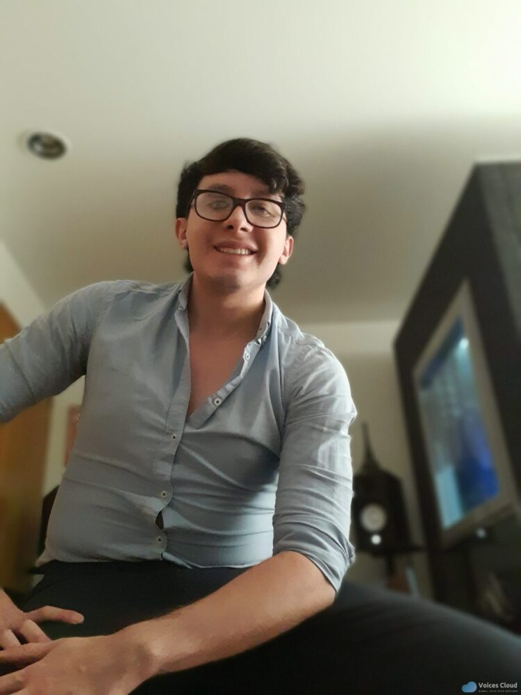 5957Italian Male Voice Over