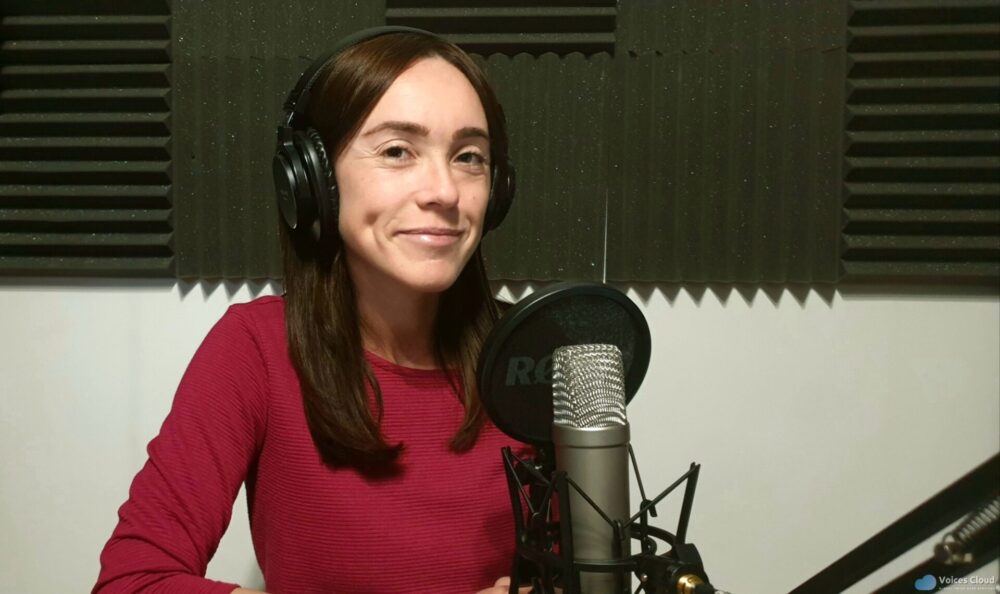 8147Professional Italian female Voice Over