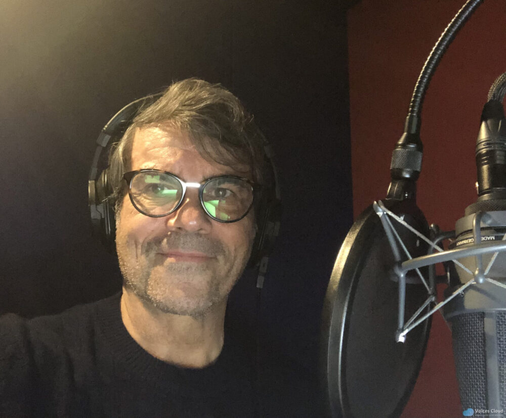 10010Greek voice over