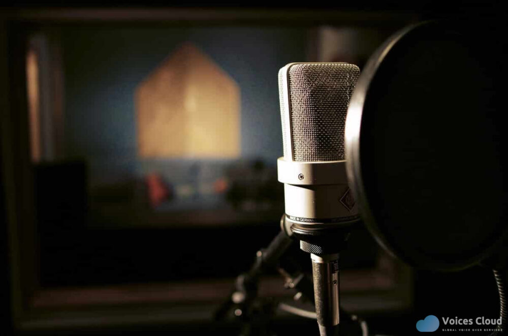 10881Professional Italian female Voice Over