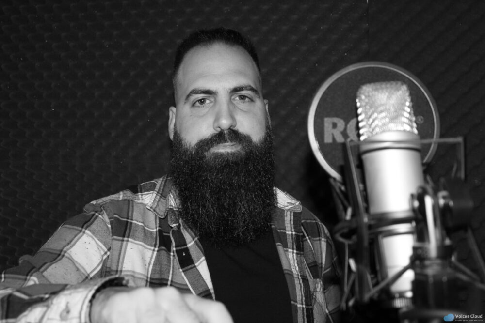 15567Voice Over Artist