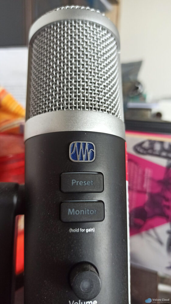 16732Romanian voice over
