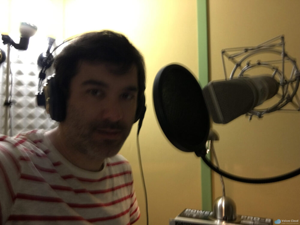 16851Brazilian Portuguese Voice Over Artist