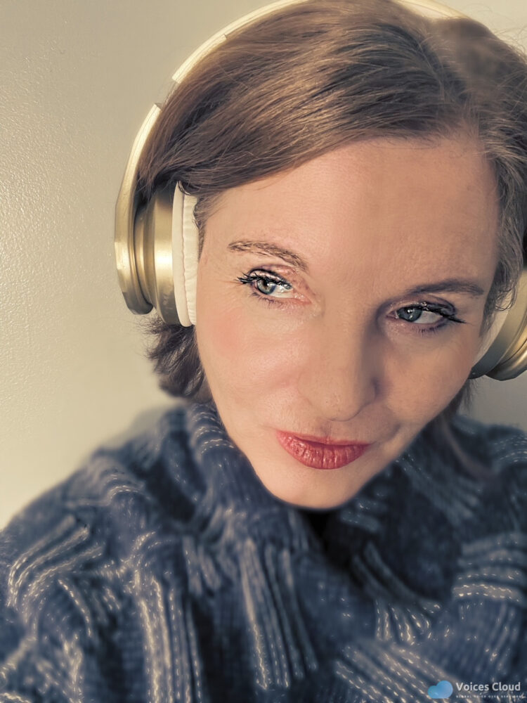 17428American Female Voice Warm and Friendly