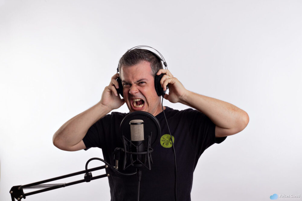 19360Brazilian Portuguese Voice Over Artist