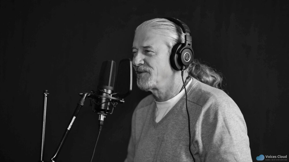 72802American male voiceover