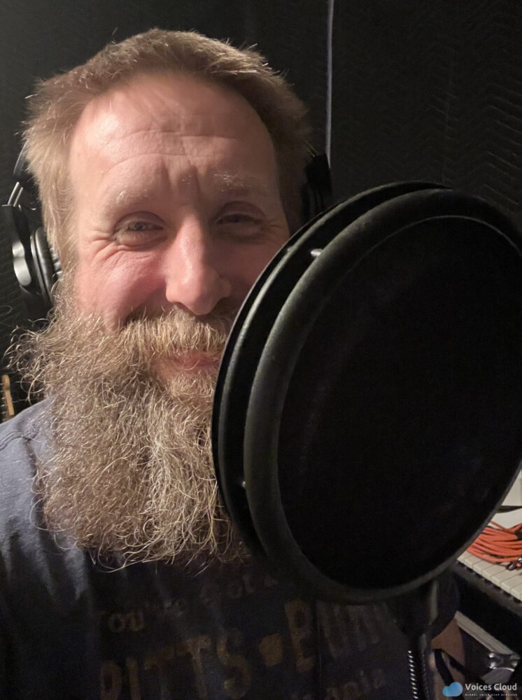 73518North American Male Voice Over – Pets