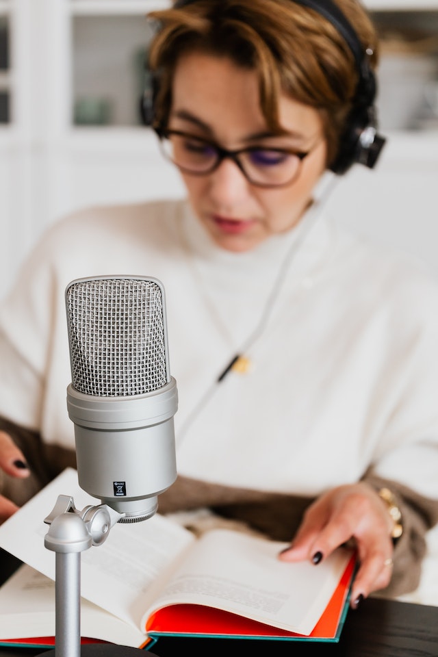 How To Work With Voice Talent For Medical Narration