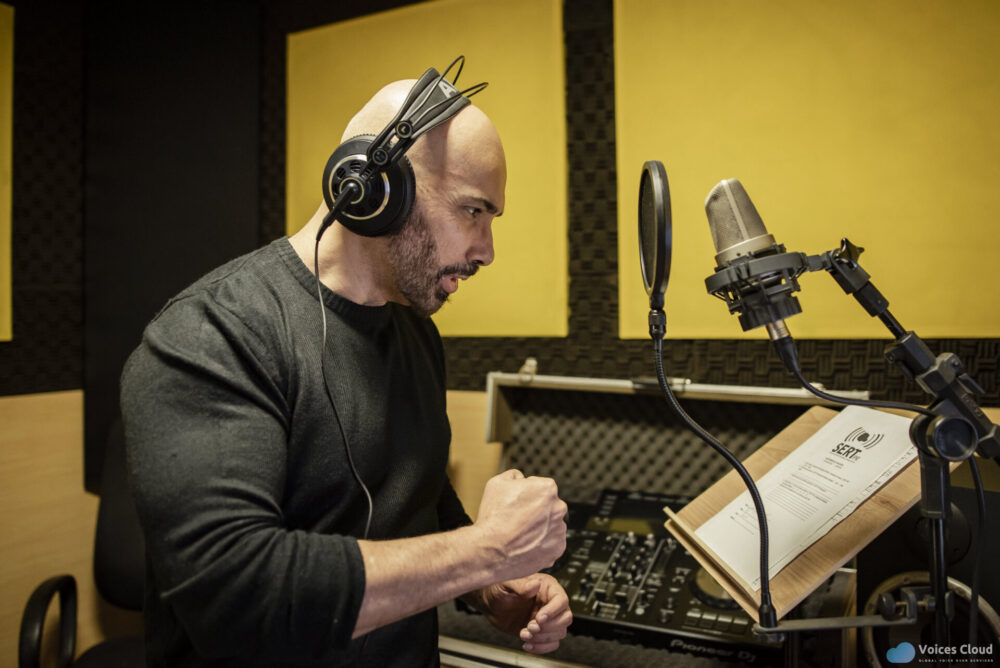 77440Brazilian Voice Over