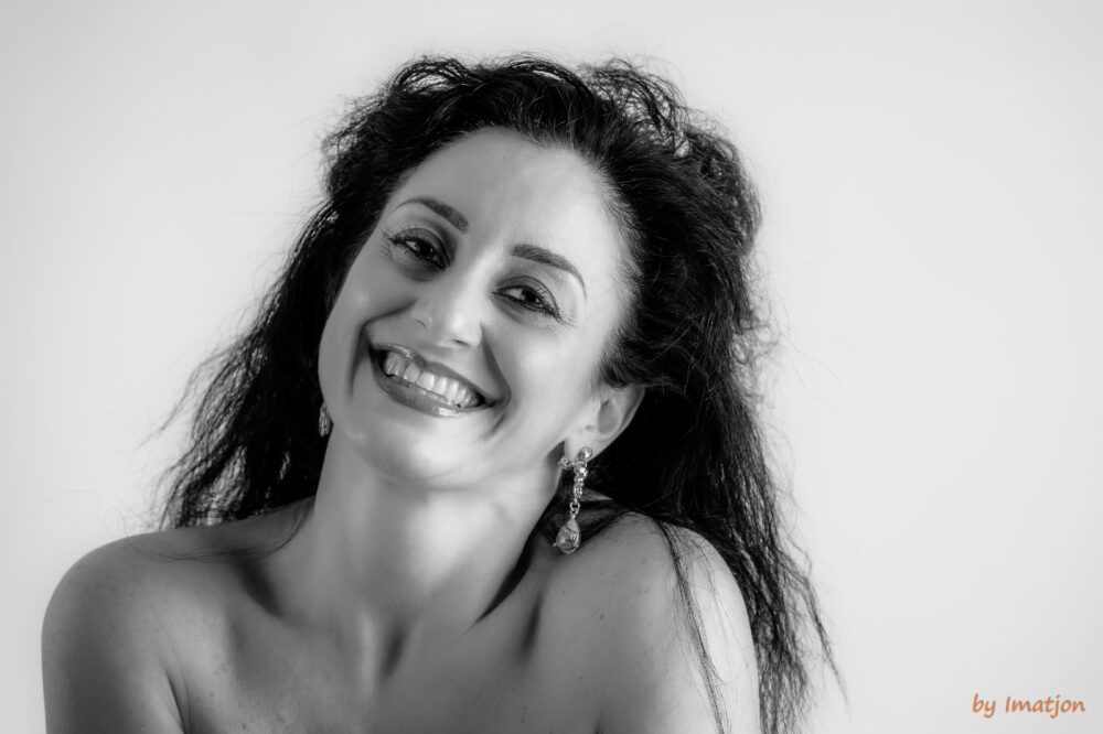 75273Italian female Voice over, Actress, Translator and Dubber