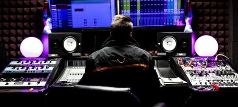 Why Custom Voice Overs Outshine Text to Speech Every Time