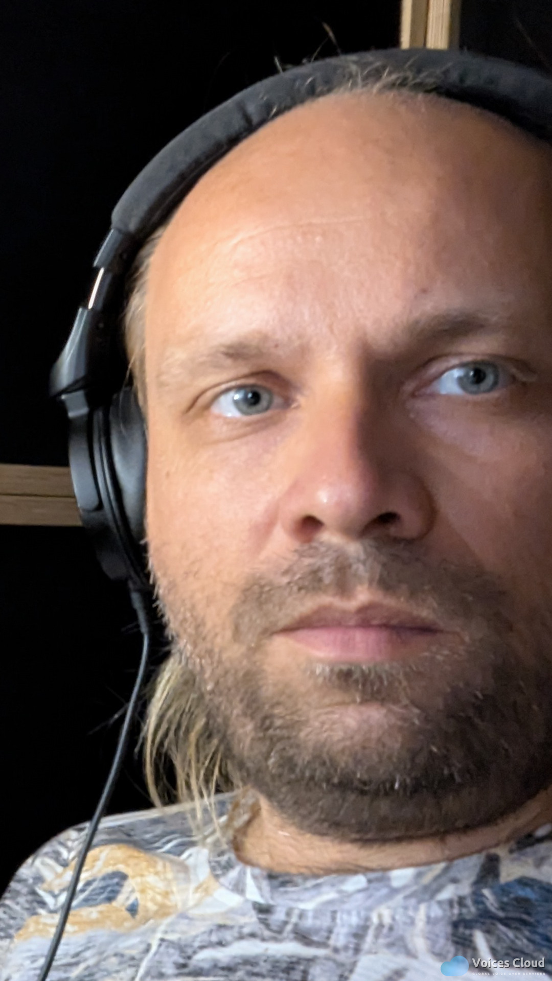 10121Polish and English voice over